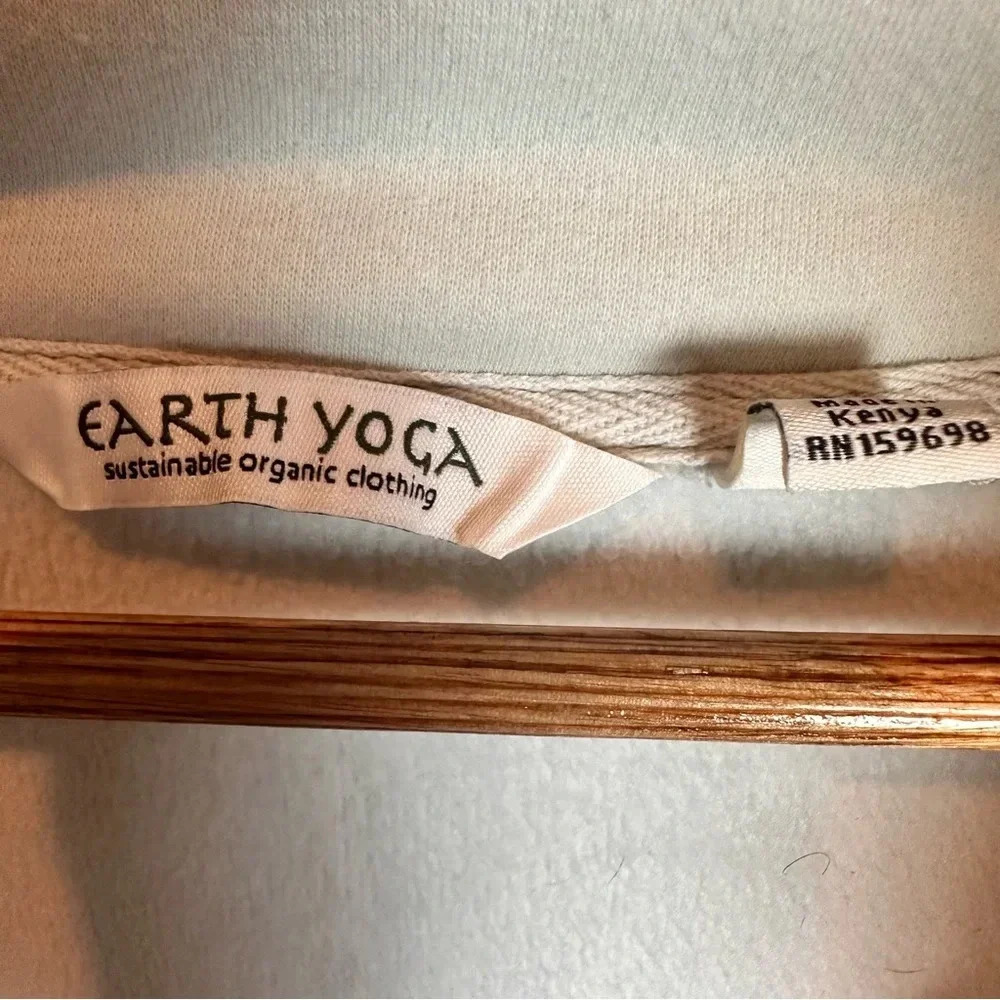 Earth Yoga 1/4 Zip‎ Sweatshirt. Soft Mint - Picture 8 of 10